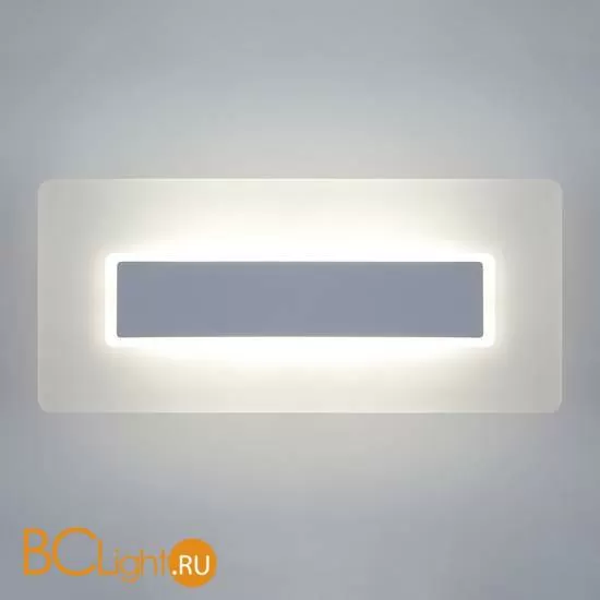 Настенный светильник Elektrostandard Square 40132/1 LED белый a055770