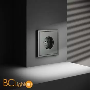 Розетка встраиваемая VOLTUM S70 с заземлением и защитными шторками, 16А, (титан) VLS040206 - Фото 1