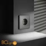 Розетка встраиваемая VOLTUM S70 с заземлением и защитными шторками, 16А, (титан) VLS040206 - Фото 1