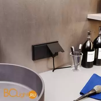 Розетка встраиваемая VOLTUM S70 с заземлением, защитными шторками и крышкой 16А, (черный матовый) VLS040308 - Фото 5