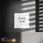 Розетка встраиваемая VOLTUM S70 с заземлением и защитными шторками, 16А, с USB, A+A, (белый матовый) VLS040402 - Фото 0