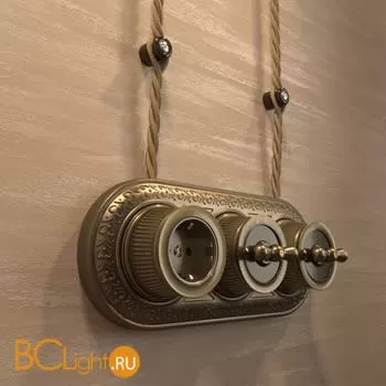 Рамка на 3 поста (бронза) Werkel Antik Runda W0035012 a050988 - Фото 1